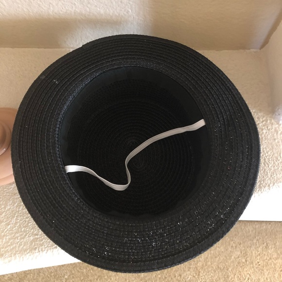 Child’s Mary Poppins Style Hat - Picture 3 of 3